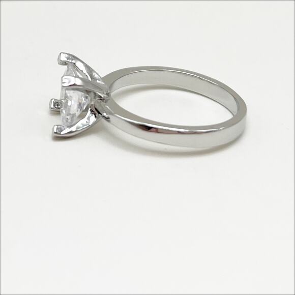 Ring Princess Cut 2 CT Rhinestone White Gold Plated Size 7 - Picture 4 of 11